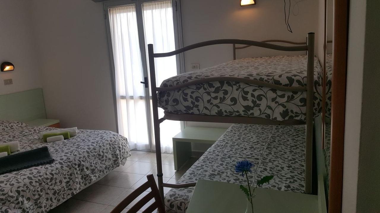 Hotel Villa Cesira Белариа-Игеа Марина Стая снимка