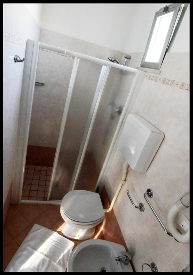 Hotel Villa Cesira Белариа-Игеа Марина Екстериор снимка